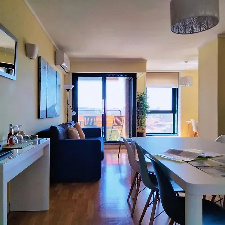 Hello Deluxe Apartment *